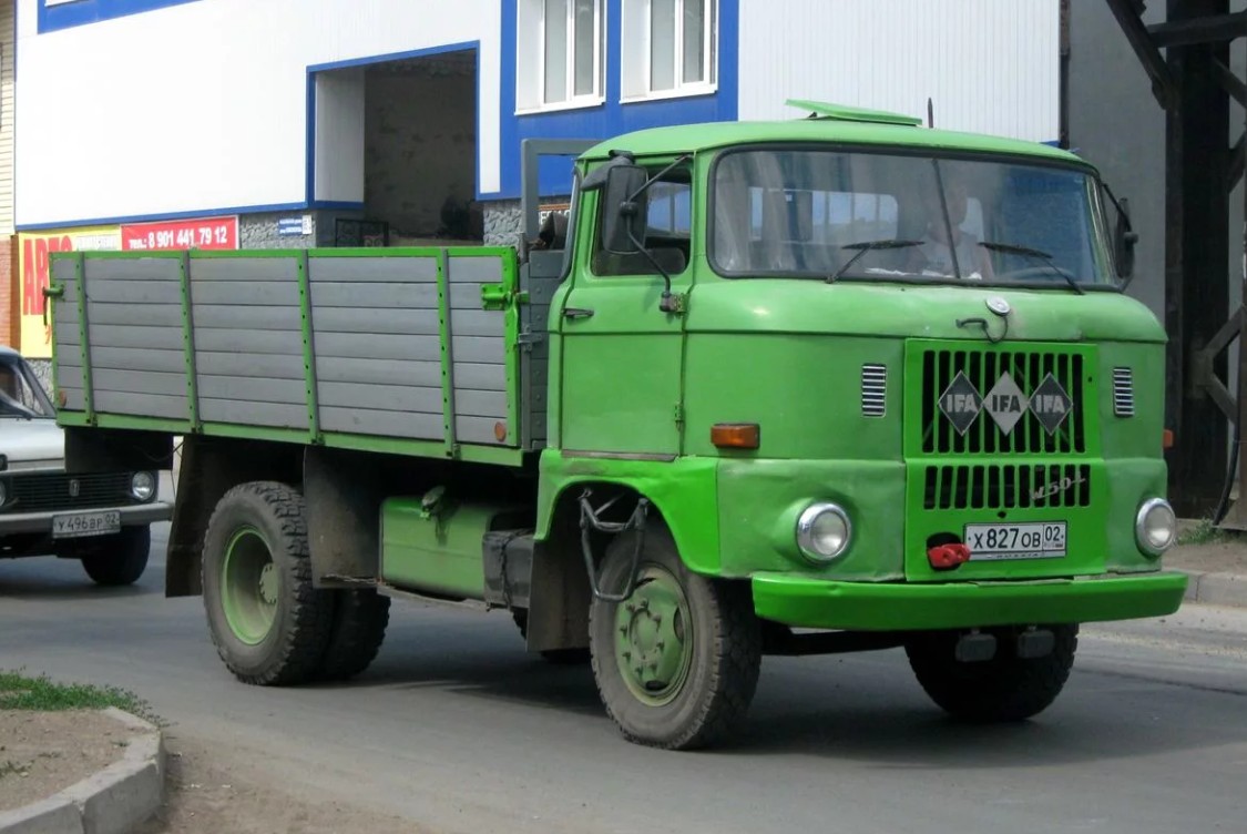 IFA W50